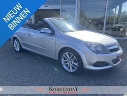 Grijs Gebruikt 2006 Opel Astra Cabriolet Cosmo Cabriolet | € 4.250 (Eerlijke prijs)