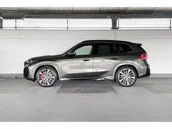 Manhattan metallic (groen metallic) Nieuw 2025 BMW X1 Comfort Edition SUV | € 74.644