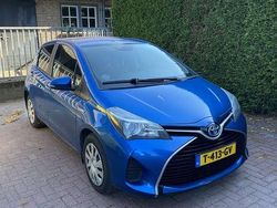 Blauw Gebruikt 2017 Toyota Yaris Hybrid Hatchback | € 12.000 (Goede deal)