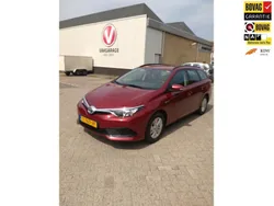 Rood Gebruikt 2018 Toyota Auris Stationwagen | € 17.950 (Eerlijke prijs)