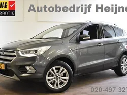 Grijs Gebruikt 2017 Ford Kuga Trend SUV | € 14.445 (Eerlijke prijs)