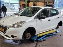 Wit Gebruikt 2015 Peugeot 208 Hatchback | € 2.500 (Super prijs)
