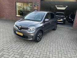 Grijs (metallic) Gebruikt 2021 Renault Twingo Intens Hatchback | € 12.950 (Eerlijke prijs)