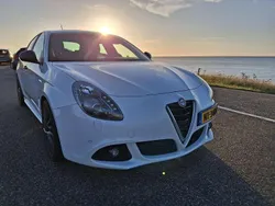Wit Gebruikt 2016 Alfa Romeo Giulietta Quadrifoglio Verde Hatchback | € 12.950 (Eerlijke prijs)