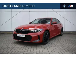 Rood, metallic lak Gebruikt 2024 BMW 320 M Sport Sedan | € 45.450 (Iets duurder)