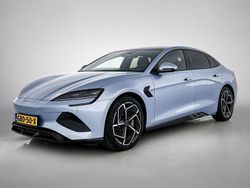 Blauw, metallic lak Gebruikt 2024 BYD Seal Design Sedan | € 38.750 (Eerlijke prijs)