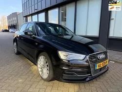 Zwart, metallic lak Gebruikt 2015 Audi A3 Sportback e-tron Ambition Sedan | € 13.950 (Eerlijke prijs)