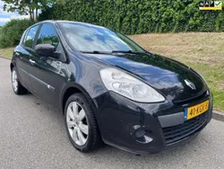 Zwart Gebruikt 2009 Renault Clio II Expression Hatchback | € 2.750 (Eerlijke prijs)