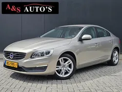 Grijs, metallic lak Gebruikt 2016 Volvo S60 Kinetic Sedan | € 12.950 (Iets duurder)