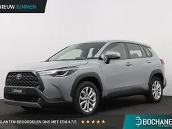 Manhattan grey metallic (grijs metallic) Gebruikt 2023 Toyota Corolla Cross Active SUV | € 32.300 (Super prijs)