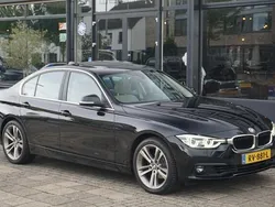 Zwart, metallic lak Gebruikt 2018 BMW 320 Executive Sedan | € 21.950 (Goede deal)
