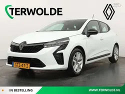 Wit Nieuw 2025 Renault Clio V Evolution Hatchback | € 23.990 (Eerlijke prijs)