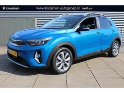 Sporty blue/black m Gebruikt 2023 Kia Stonic Start SUV | € 20.450 (Eerlijke prijs)