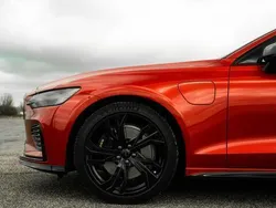 Rood Gebruikt 2023 Volvo V60 Plus Stationwagen | € 49.900 (Iets duurder)