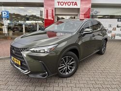 Groen Gebruikt 2025 Lexus NX450h+ Luxury Line SUV | € 56.995 (Eerlijke prijs)