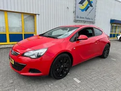 Rood Gebruikt 2015 Opel Astra GTC Design Edition Hatchback | € 6.940 (Super prijs)