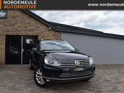 Blauw, andere lak Gebruikt 2016 VW Touareg Exclusive SUV | € 12.900