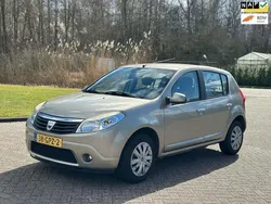Grijs Gebruikt 2008 Dacia Sandero Lauréate Hatchback | € 2.499 (Eerlijke prijs)