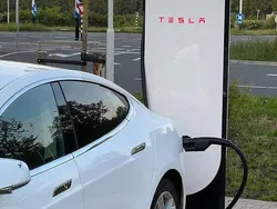 Wit Gebruikt 2014 Tesla Model S Sedan | € 18.999