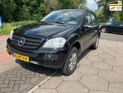Zwart Gebruikt 2005 Mercedes 350 SUV | € 8.500