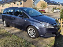 Blauw Gebruikt 2006 Opel Zafira Essentia MPV | € 2.000 (Eerlijke prijs)