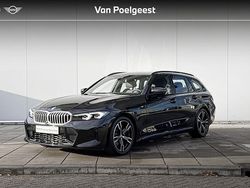 Saphirschwarz metallic (zwart metallic) Gebruikt 2024 BMW 318 M Sport Stationwagen | € 43.900 (Iets duurder)