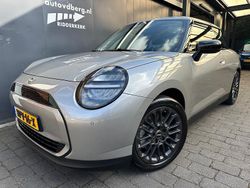 Grijs Nieuw 2025 Mini Cooper Essential Hatchback | € 27.950 (Eerlijke prijs)