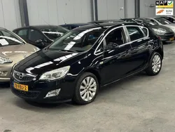 Zwart Gebruikt 2011 Opel Astra Cosmo Hatchback | € 4.249 (Eerlijke prijs)