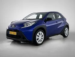 Blauw Gebruikt 2024 Toyota Aygo Play Hatchback | € 17.745 (Goede deal)