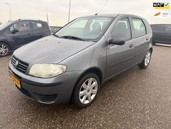 Grijs (metallic) Gebruikt 2005 Fiat Punto Young Hatchback | € 1.899 (Iets duurder)