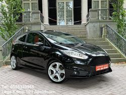 Zwart Gebruikt 2014 Ford Fiesta ST Hatchback | € 10.745 (Eerlijke prijs)