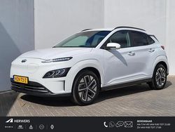 Chalk white metallic (p6w) Gebruikt 2021 Hyundai Kona SUV | € 23.485 (Eerlijke prijs)