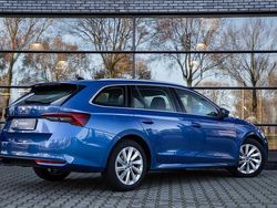 Blauw (metallic) Gebruikt 2025 Skoda Octavia Business Line Stationwagen | € 31.950 (Eerlijke prijs)