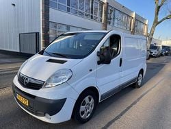 Wit Gebruikt 2011 Opel Vivaro Van | € 2.500 (Goede deal)