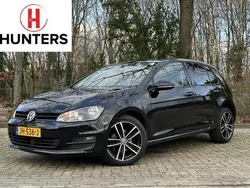 Zwart Gebruikt 2015 VW Golf VII Hatchback | € 9.995 (Eerlijke prijs)