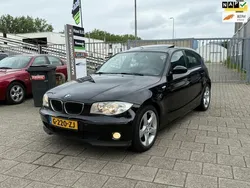 Zwart Gebruikt 2006 BMW 118 Executive Hatchback | € 2.999 (Super prijs)