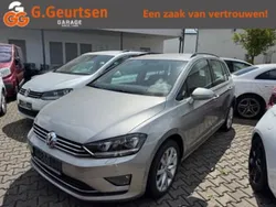 Zilver, metallic lak Gebruikt 2015 VW Golf Sportsvan Highline MPV | € 13.900 (Iets duurder)
