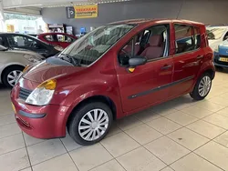 Rood Gebruikt 2004 Renault Modus Expression MPV | € 2.499 (Duur)