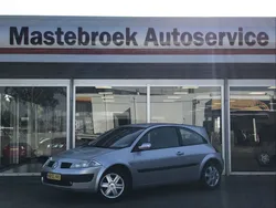 Grijs Gebruikt 2006 Renault Mégane II Dynamique Hatchback | € 4.345