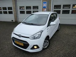 Wit Gebruikt 2016 Hyundai i10 Comfort Hatchback | € 7.250 (Eerlijke prijs)