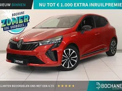 Rouge flamme (nnp) Gebruikt 2023 Renault Clio V Techno Hatchback | € 18.940 (Eerlijke prijs)