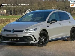 Grijs, metallic lak Gebruikt 2021 VW Golf VIII Business+ Hatchback | € 26.995 (Eerlijke prijs)