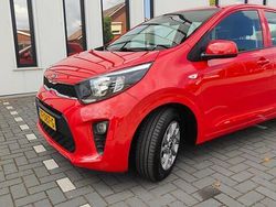 Rood Gebruikt 2018 Kia Picanto Hatchback | € 6.995 (Eerlijke prijs)