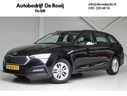 Zwart (metallic) Gebruikt 2022 Skoda Octavia Business Line Stationwagen | € 19.950 (Goede deal)