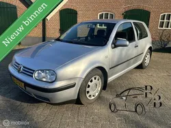 Grijs Gebruikt 2002 VW Golf IV Comfortline Hatchback | € 699 (Goede deal)