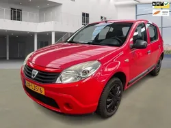 Rood Gebruikt 2010 Dacia Sandero Ambiance Hatchback | € 1.899