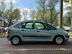 Blauw Gebruikt 2003 Citroën Xsara Picasso MPV | € 999 (Goede deal)