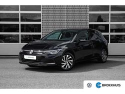 Zwart Gebruikt 2021 VW Golf VIII Style Hatchback | € 22.445 (Eerlijke prijs)