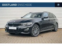 Zwart, metallic lak Gebruikt 2022 BMW 330 Executive Stationwagen | € 37.750 (Eerlijke prijs)