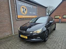 Zwart Gebruikt 2018 Opel Astra Edition Hatchback | € 7.445 (Eerlijke prijs)